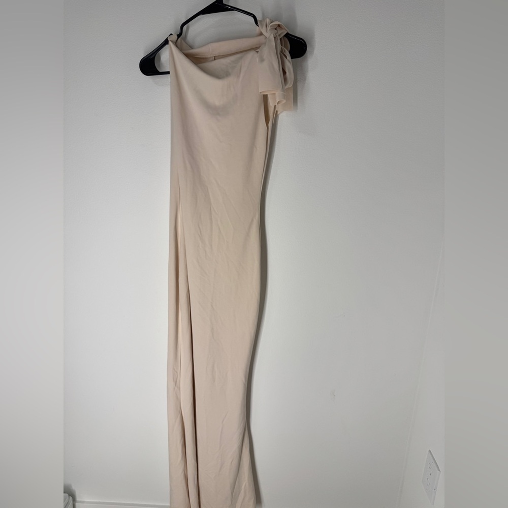 Cream Fabric slim fit dress knot shoulder